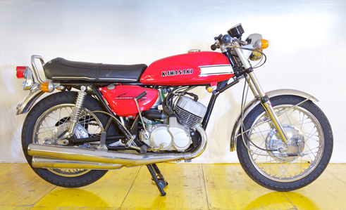 Kawasaki Mach III 1st 500cc red from 1970